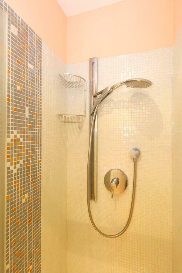 Siena Uptown - Sabrina'S Cozy Apartment מראה חיצוני תמונה